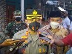 kapolres-karawang-akbp-aldi-subartono-saat-ditemui-di-pondok-pesantren-miftahul-khoirot.jpg