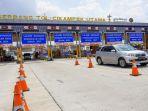 kendaraan-dari-arah-jakarta-memasuki-gerbang-tol-cikampek.jpg