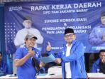 ketua-dpd-pan-jakarta-barat-lukmanul-hakim-kanan-saat-rakerda.jpg