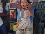 Punya Penyakit Lumpuh Layu, Kirana Dibuang Ibu Kandung Si Pekerja Malam