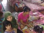 korban-banjir-di-pemukiman-total-persada-kecamatan-priuk-tangerang_20161114_184103.jpg