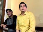 lucky-hakim-bersama-sahabatnya-alex-dalam-jumpa-persnya-di-kawasan-luwinanggung.jpg