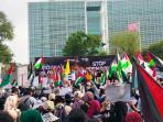 massa-menggelar-aksi-bela-Palestina-di-depan-Kedubes-Amerika-Serikat-AS-Selasa-7102025.jpg