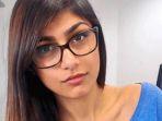 mia-khalifa-perang.jpg