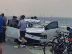 mobil-tabrak-6-pesepeda-di-pik.jpg