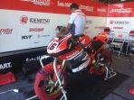 motor-cbr-250-rr-milik-irfan-ardiansyah-saat-berada-di-paddock-ahrt.jpg