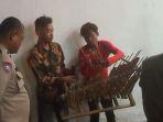 pengamen-angklung.jpg