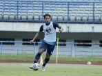 persib-bandung-telah-resmi-memermanjang-kontrak-achmad-jufriyanto.jpg