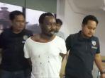polisi-tahan-wna-asal-nigeria-pelaku-penganiayaan-dua-nenek-di-apartemen-gading-nias-kelapa-gading.jpg