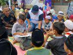 ratusan-anak-anak-di-area-tpst-bantargebang-kota-bekasi-ikut-program-berkarya-bercerita.jpg
