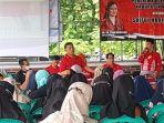 ratusan-mahasiswa-umnu-kebumen-mengapresiasi-ketua-dpr-ri-puan-maharani.jpg