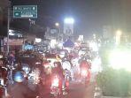 ribuan-pemudik-sepeda-motor-memadati-arus-balik-libur-lebaran-di-jalan-pantura.jpg