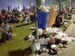 sampah-monas-tahun-baru-2344.jpg