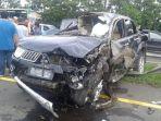 sebuah-mitsubishi-pajero-mengalami-kecelakaan-di-jalan-tol-jagorawi-akibat-pecah-ban.jpg