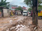 suasana-jalanan-berlumpur-menuju-SMK-Cengkareng-2-Jakarta-Barat.jpg
