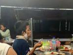tangkapan-layar-video-bocah-makan-makanan-sisa.jpg