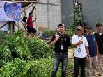 tim-dari-qyusi-jaya-persada-di-lokasi-pembangunan-rumah.jpg