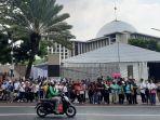 umat-katolik-tunggu-kedatangan-Paus23.jpg