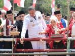 walikota-Bekasi-tabur-bunga.jpg