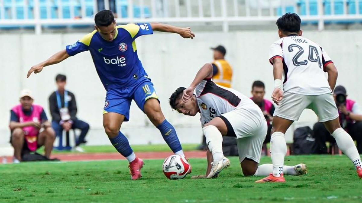 CUPLIKAN LAGA - Potret pertandingan Arema FC kontra Persik Kediri diselenggarakan di Stadion Kanjuruhan, Malang, Minggu (11/1/2026). Hasil Arema FC kontra Persik Kediri, remontada 3 menit di tambahan waktu, eks Persebaya Surabaya from hero to zero, ini sebabnya.