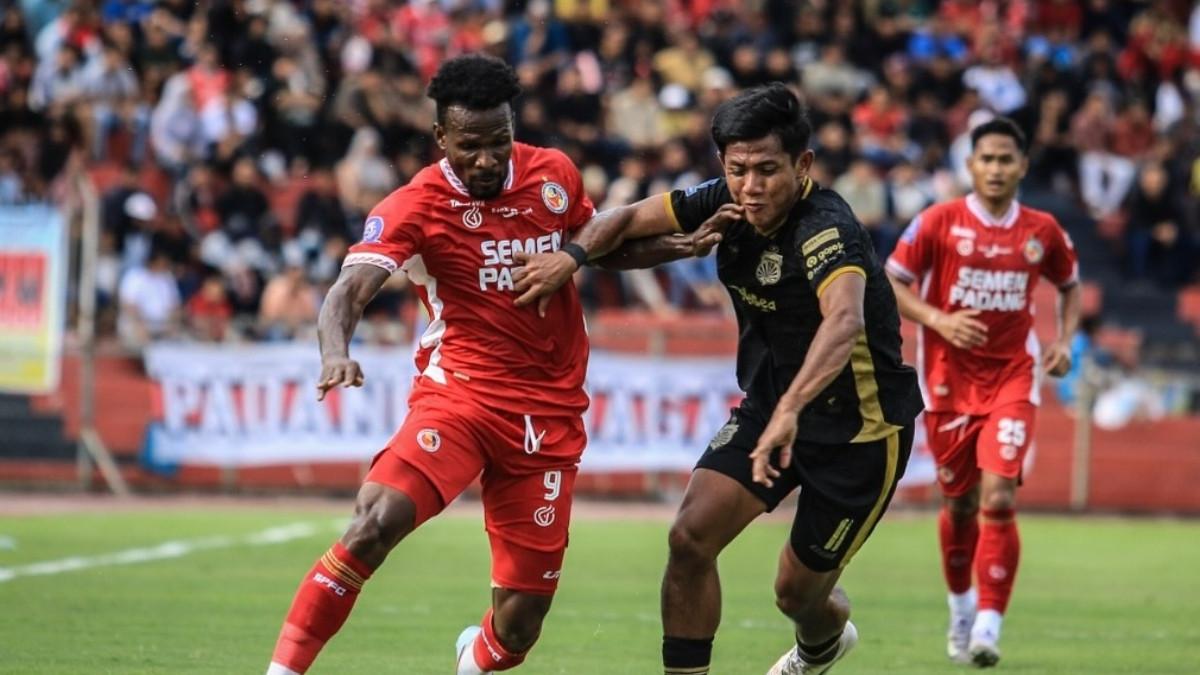 Retro xotini porno Rus porno videoni onlayn tomosha qiling: Ogil onasini sikadi