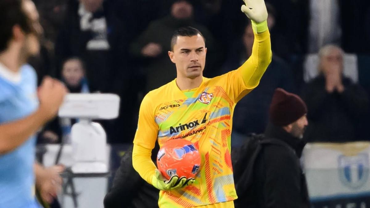 PROFIL - Foto kiper Timnas Indonesia, Emil Audero ketika berseragam kiper US Cremonese. Emil Audero dikabarkan masuk dalam radar Juventus.