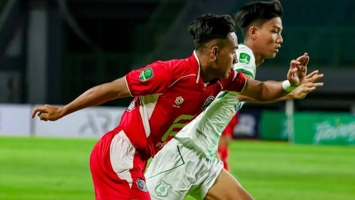 DUEL LAGA - Potret duel di laga FC Bekasi City kontra PSMS Medan berlangsung di Stadion Patriot Chandra Bhaga, Bekasi, Minggu (9/11/2025). Hasil Bekasi City kontra PSMS Medan, Ayam Kinantan terkapar, tiket promosi ke Super League apakah masih aman?