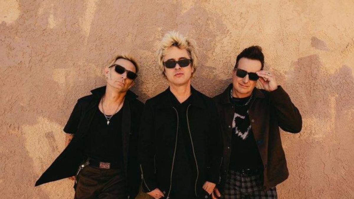 Lirik Lagu, Makna dan Terjemahan 21 Guns - Greenday, Lirik: Do You Know What's Worth Fighting For?