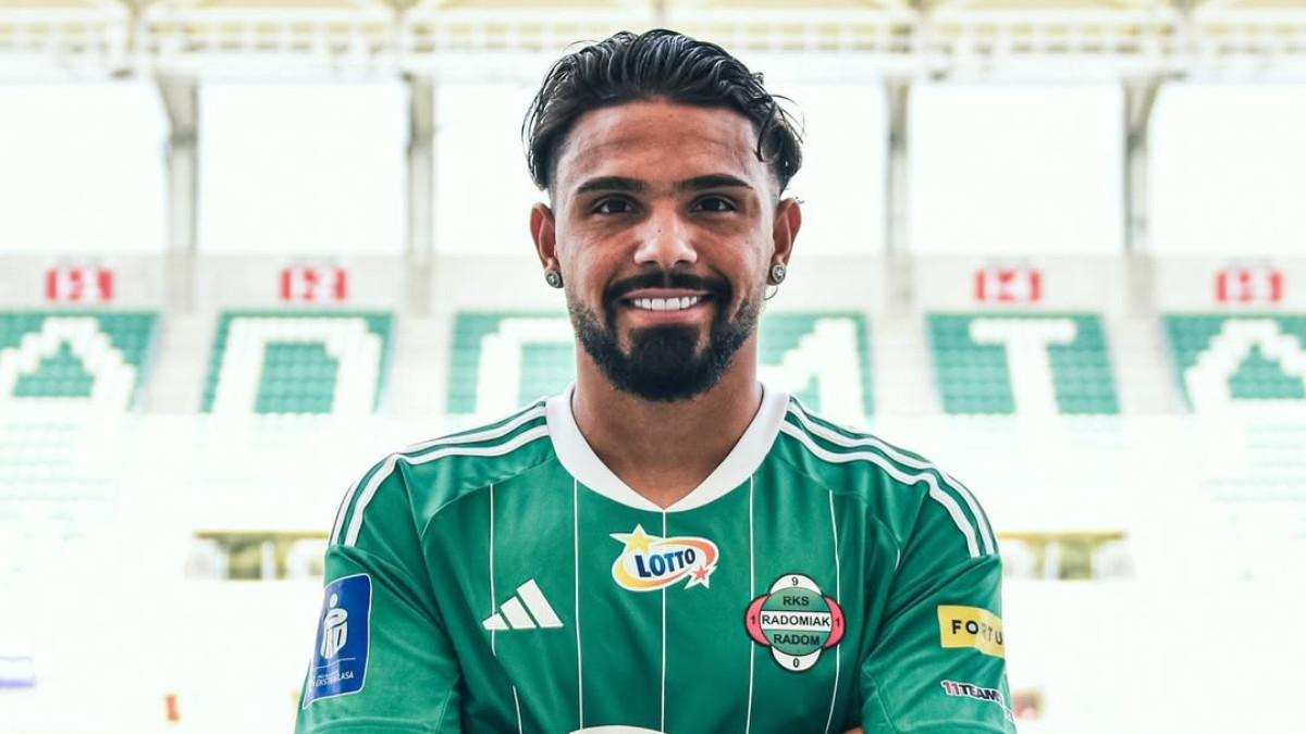 TRANSFER RUMOR - Joao Tavares berseragam Radomiak. Joao Tavares tengah direbutkan oleh Persebaya Surabaya dan Persijap Jepara.