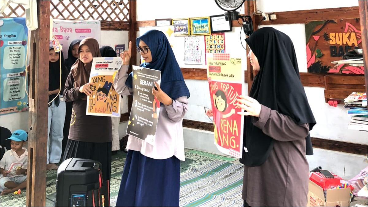 Potret kegiatan Kakak Aman Indonesia saat memberikan edukasi pendidikan perlindungan seksual anak.