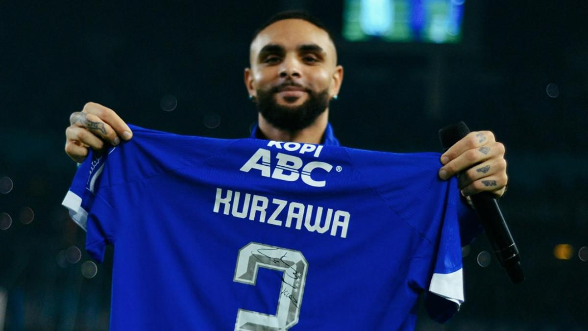 Bek kiri label Timnas Prancis eks PSG, Layvin Kurzawa saat diperkenalkan Persib Bandung, Minggu (25/1/2026).