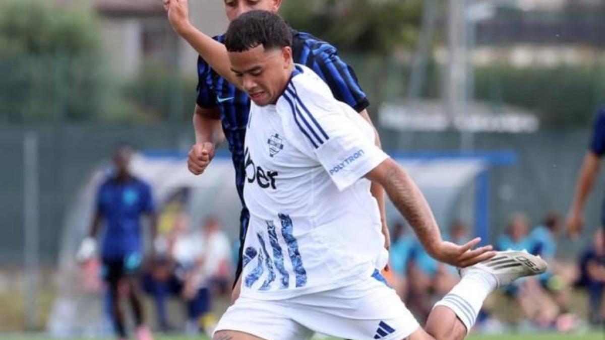 PROFIL SOSOK - Potret Lyfe Oldenstam saat tampil di lapangan membela Como U-19 diambil dari unggahan akun Instagram pribadi @lyfe.oldenstam, Minggu (24/8/2025).