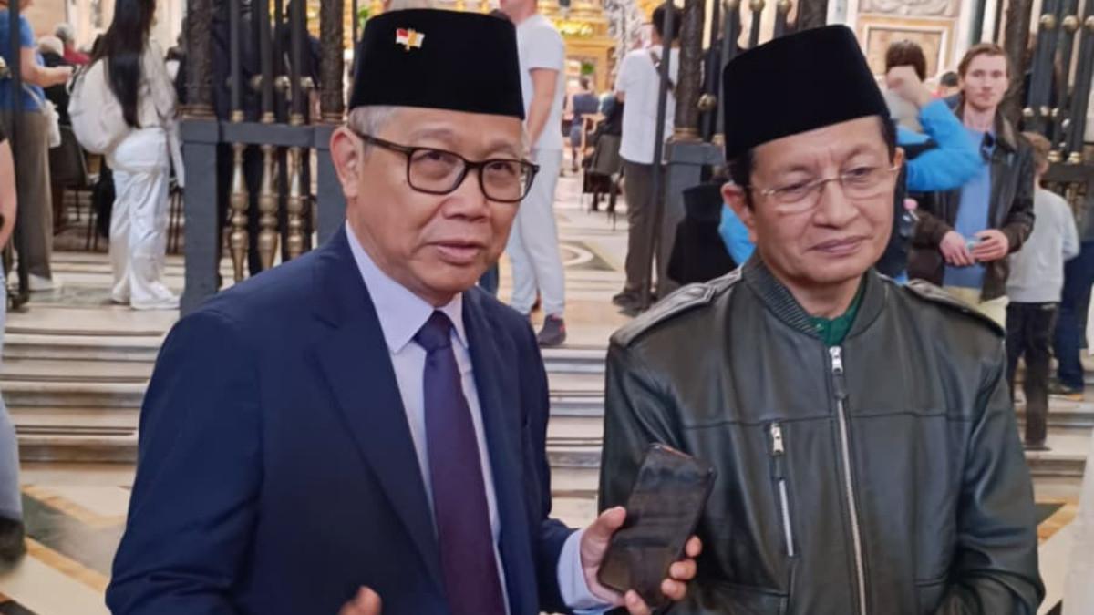 Menteri Agama Nasaruddin Umar Ziarah ke Makam Paus Fransiskus di Roma