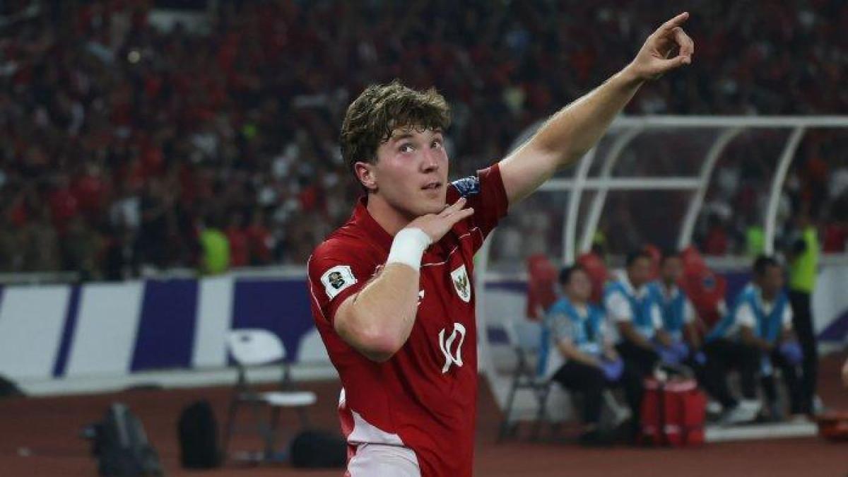 RUMOR TRANSFER PERSIB BANDUNG - Pesepak bola Timnas Indonesia Ole Romeny selebrasi usai mencetak gol melalui tendangan penalti saat melawan Timnas China pada Kualifikasi Piala Dunia 2026 zona Asia di Stadion Gelora Bung Karno (GBK) Jakarta, Kamis, 5 Juni 2025. Ole Romeny tengah dikaitkan dengan Persib Bandung.