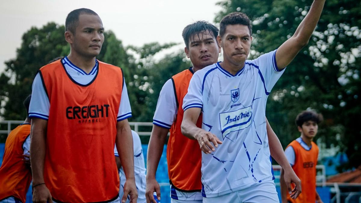 CHAMPIONSHIP 2025/2026 - Potret sesi latihan PSIS Semarang jelang hadapi Persiku Kudus dalam lanjutan match day ke-10 Championship 2025/2026.