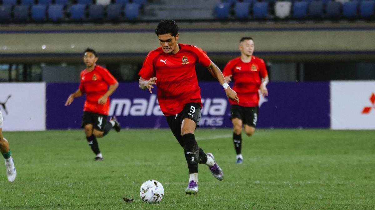 KABAR DIASPORA TIMNAS INDONESIA - Aksi striker Timnas Indonesia, Ramadhan Sananta saat bermain untuk klubnya, DPMM FC pada musim 2025/2026.