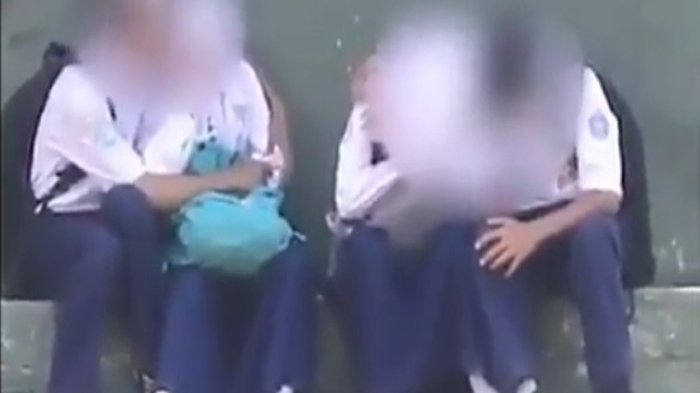 Beredar Video 2 Pasang Pelajar SMP Terekam Kamera Sedang Mesum, Netizen: Terciduk!