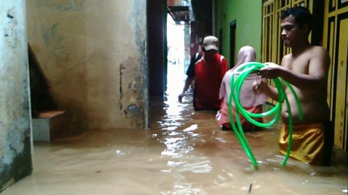 Cagub DKI Jakarta Nomor Urut 3 Beri Saran Cara Atasi Banjir, Netizen : Omongan Anies Membingungkan