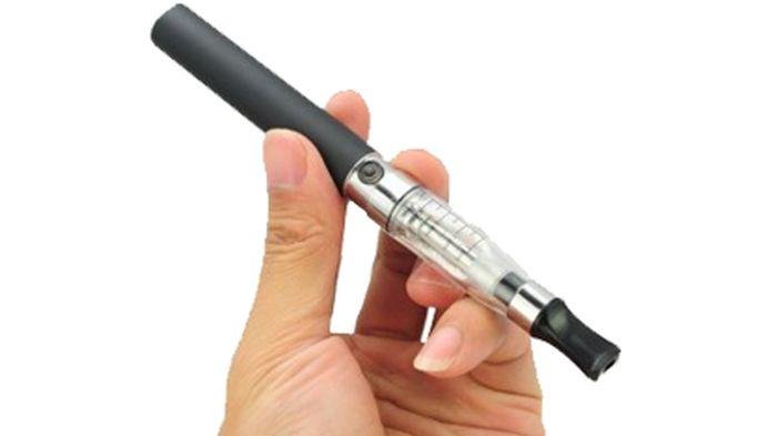 Rokok Elektrik Bisa Bantu Seseorang Berhenti Merokok? Ini Hasil Penelitiannya!