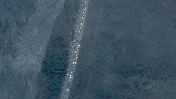 Penampakan Antrean Warga Keluar Rusia sampai 16 Km, Hindari Perintah Wajib Militer Putin ke Ukraina