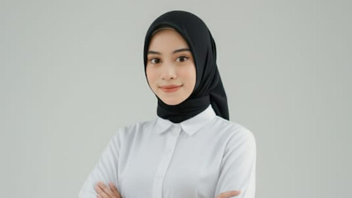 PROMPT GEMINI AI-Foto hasil prompt gemini Ai potret profesional ala Linkedln.Lima prompt foto gemini Ai ubah foto kamu jadi Profesional.