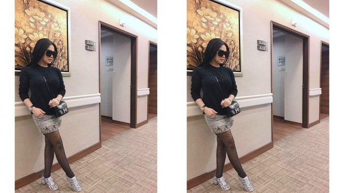 Super Glamor, Sepatu Boots Selutut dan Sneakers Syahrini Ini Harganya Bikin Melongo!