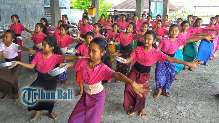 Tak Hanya Bunyi Meriam, Raja Salman Disambut dengan 3 Tarian Khas Indonesia