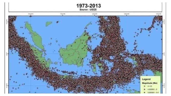 Visualisasi gempa, kecil-menengah-besar di Indonesia dalam kurun waktu 40 tahun, 1973-2013.