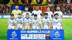 Arema-FC-melakukan-sesi-foto-bersama-sebelum-lawan-semen-apdang.jpg