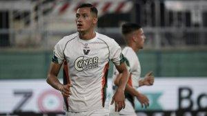 Bek-Timnas-Indonesia-Jay-Idzes-saat-berseragam-Venezia.jpg