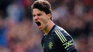Foto-Kiper-Manchester-United-Senne-Lammens.jpg