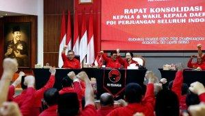 Ketua-Umum-PDIP-Megawati-Soekarnoputri-lenteng-agung.jpg