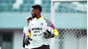Kiper-Rendy-Oscario-Srayer-yang-dikaitkan-dengan-Persebaya-Surabaya.jpg