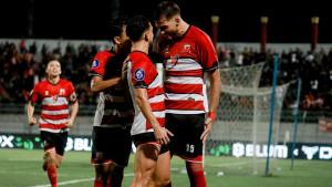 Madura-United-vs-Persija-yang-digelar-di-Gelora-Bangkalan.jpg